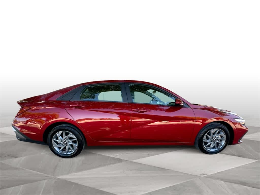 Thumbnail: 2024 Hyundai Elantra - 9