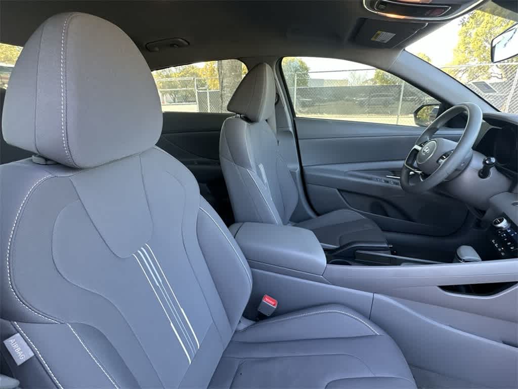 Thumbnail: 2022 Hyundai Elantra - 27