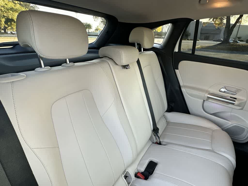 Thumbnail: 2021 Mercedes-Benz GLA - 26