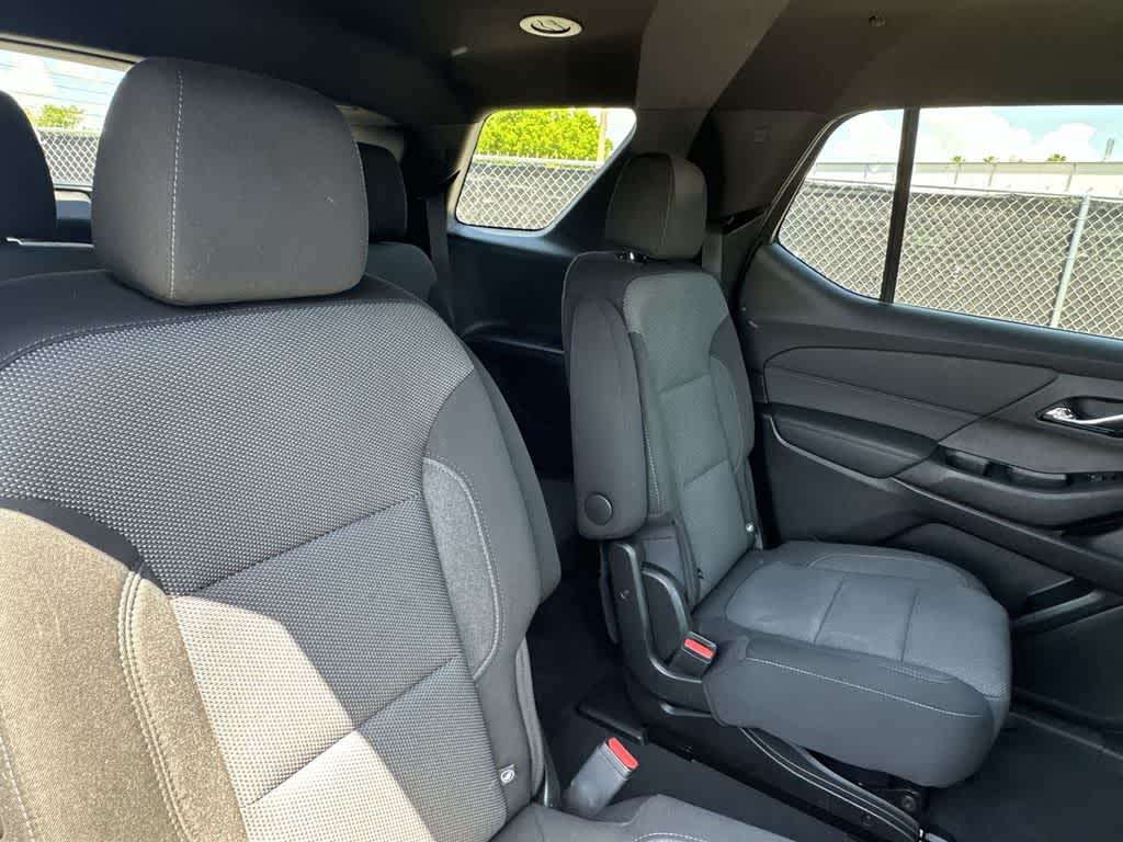 Thumbnail: 2023 Chevrolet Traverse - 26