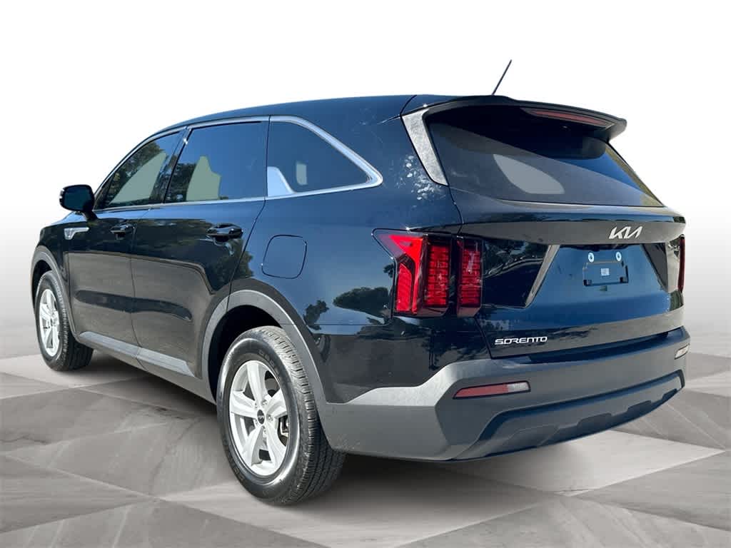 Thumbnail: 2023 Kia Sorento - 6