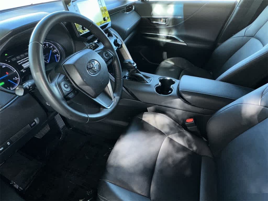 Thumbnail: 2022 Toyota Venza - 13