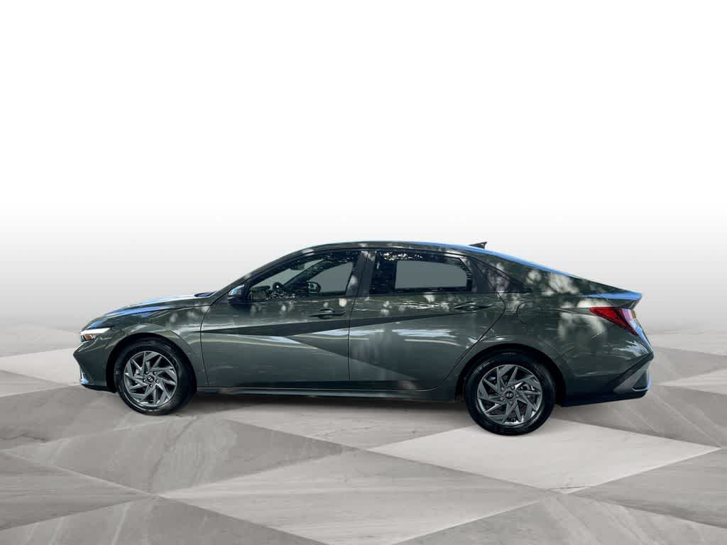 Thumbnail: 2024 Hyundai Elantra - 5