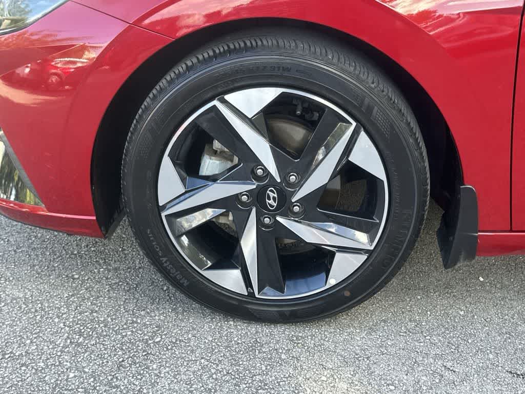 Thumbnail: 2022 Hyundai Elantra - 10