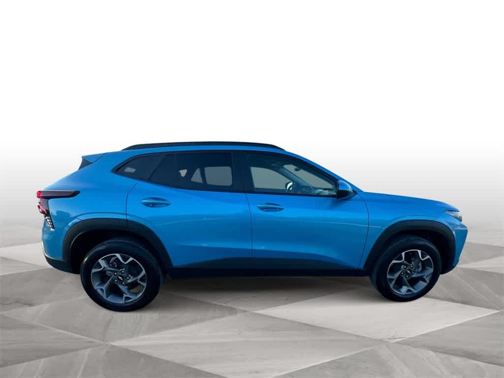 Thumbnail: 2025 Chevrolet Trax - 9