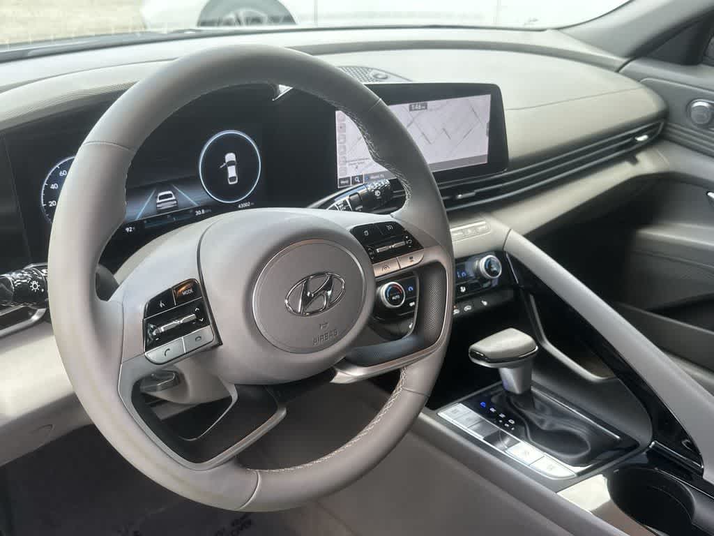 Thumbnail: 2023 Hyundai Elantra - 20