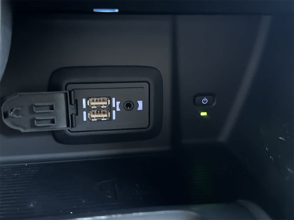 Thumbnail: 2022 Toyota Venza - 17