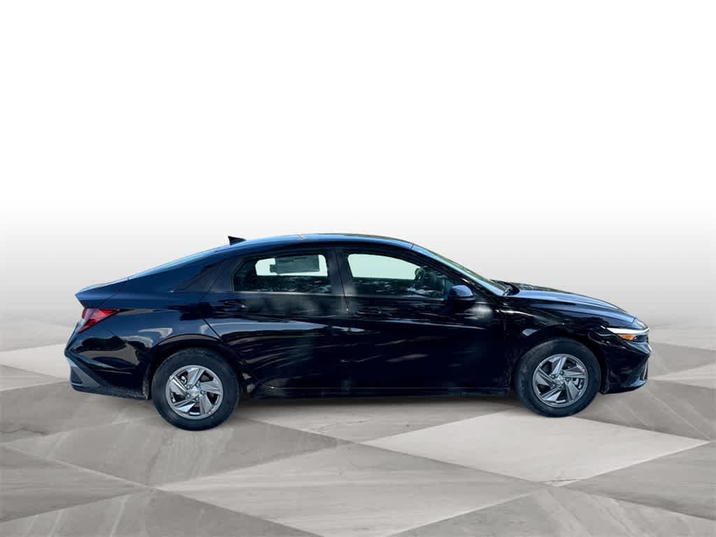 Thumbnail: 2025 Hyundai Elantra - 9