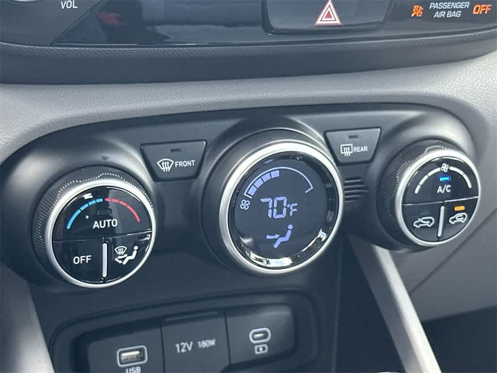 Thumbnail: 2023 Hyundai Venue - 20