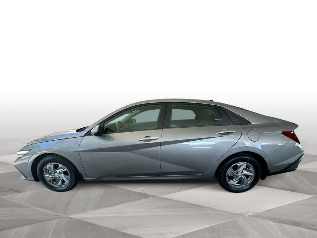 Thumbnail: 2024 Hyundai Elantra - 5