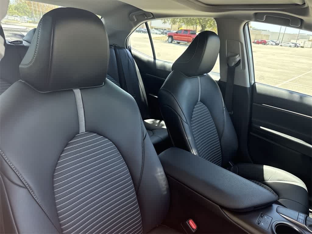 2024 Toyota Camry SE 27
