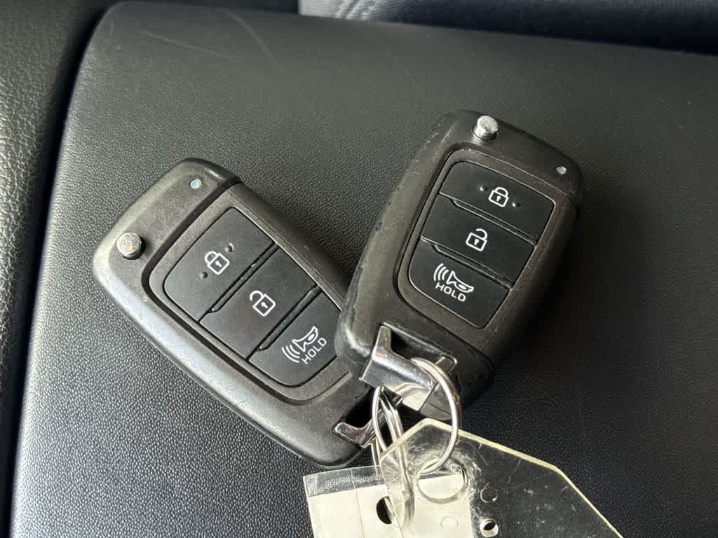 Thumbnail: 2023 Hyundai Santa Fe - 28