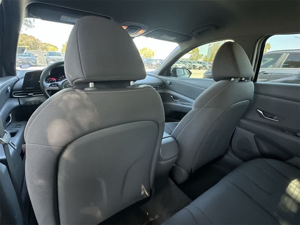 Thumbnail: 2022 Hyundai Elantra - 23