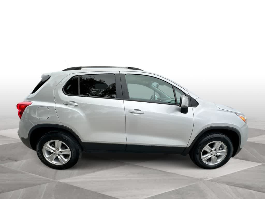 Thumbnail: 2022 Chevrolet Trax - 9