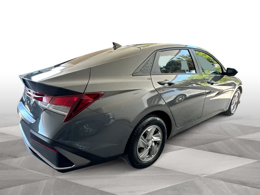 Thumbnail: 2024 Hyundai Elantra - 8