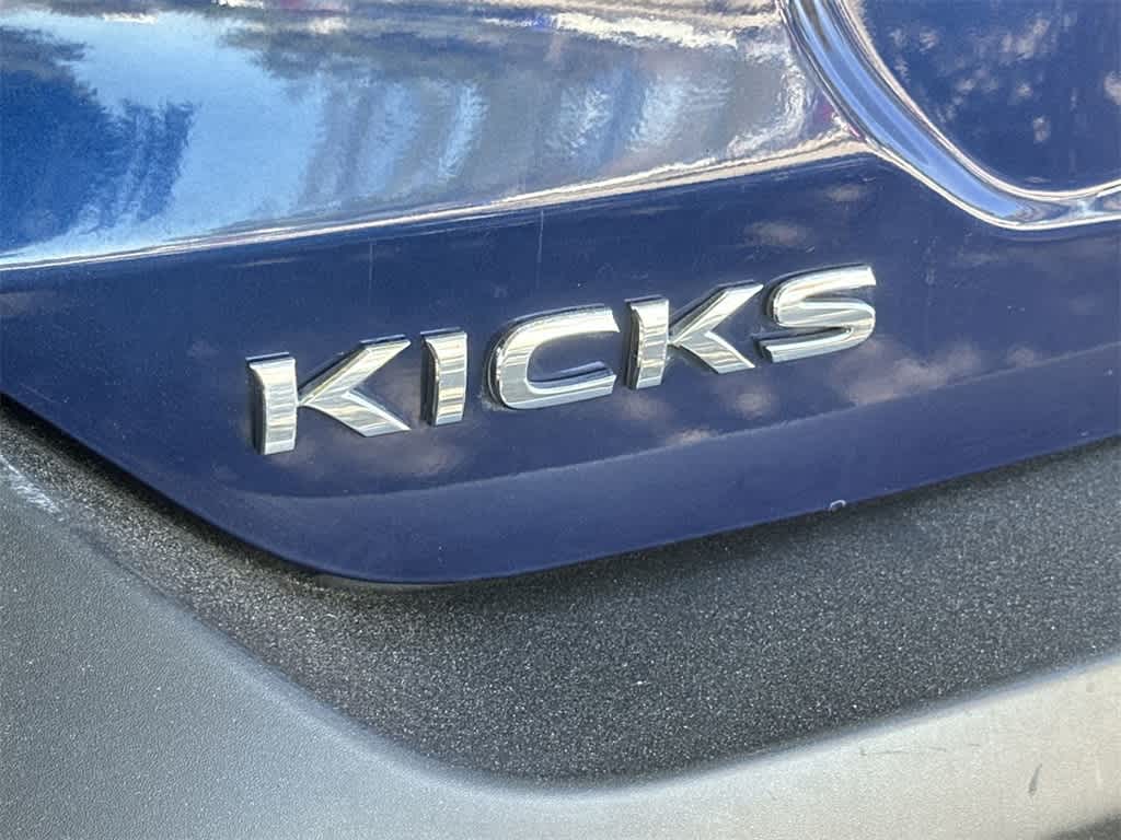Thumbnail: 2018 Nissan Kicks - 10