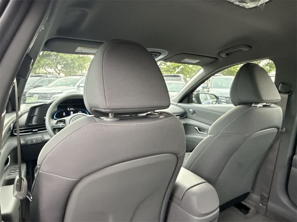 Thumbnail: 2025 Hyundai Elantra - 23