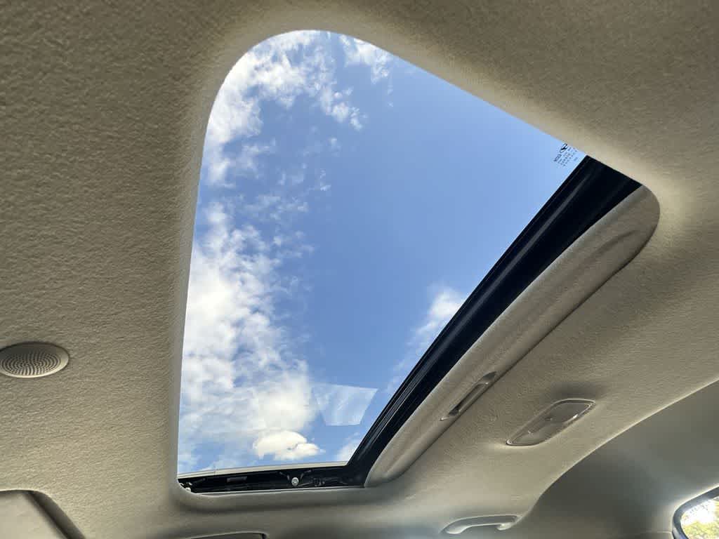 Thumbnail: 2023 Hyundai Venue - 17