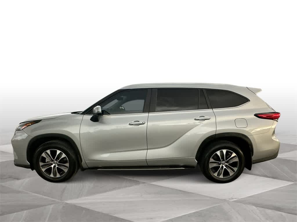 Thumbnail: 2023 Toyota Highlander - 5