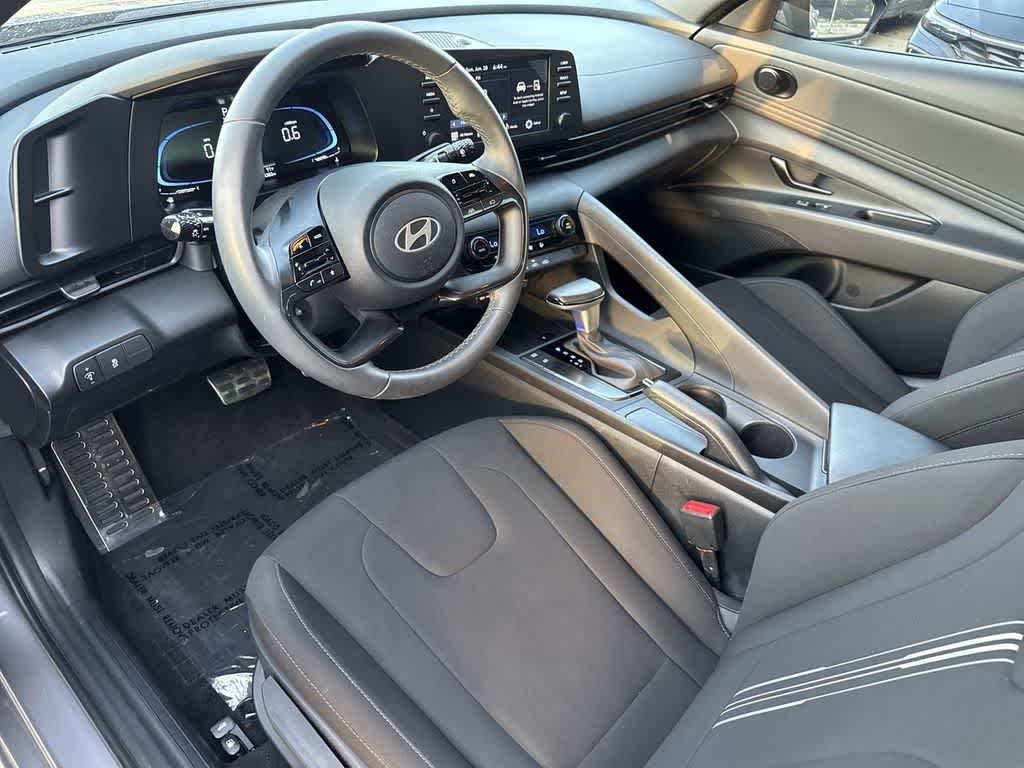 Thumbnail: 2025 Hyundai Elantra - 23