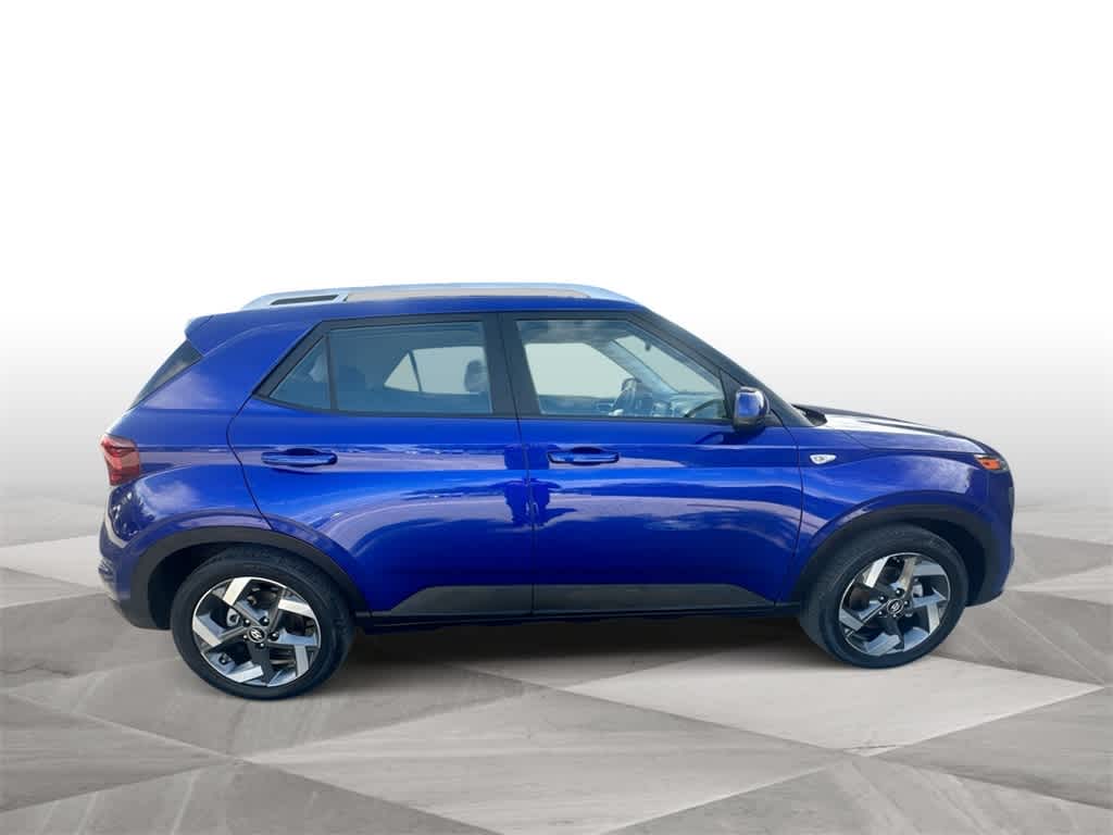 Thumbnail: 2023 Hyundai Venue - 9