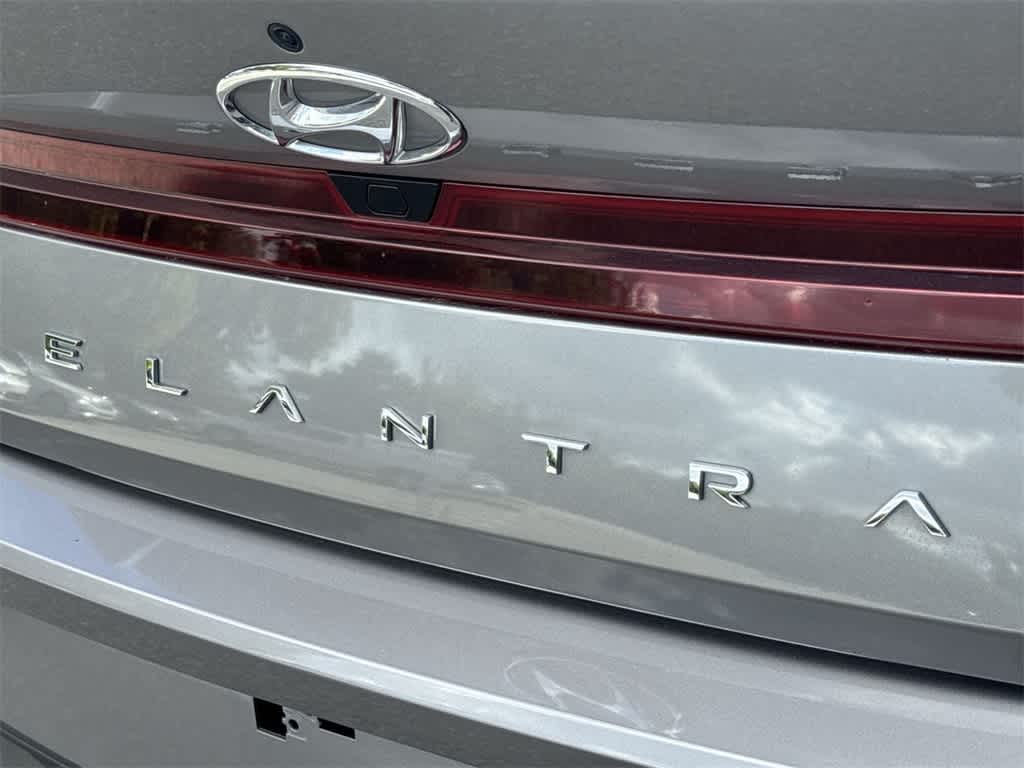 Thumbnail: 2023 Hyundai Elantra - 10