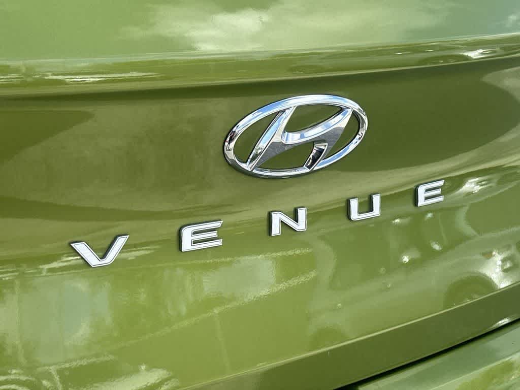 Thumbnail: 2023 Hyundai Venue - 11
