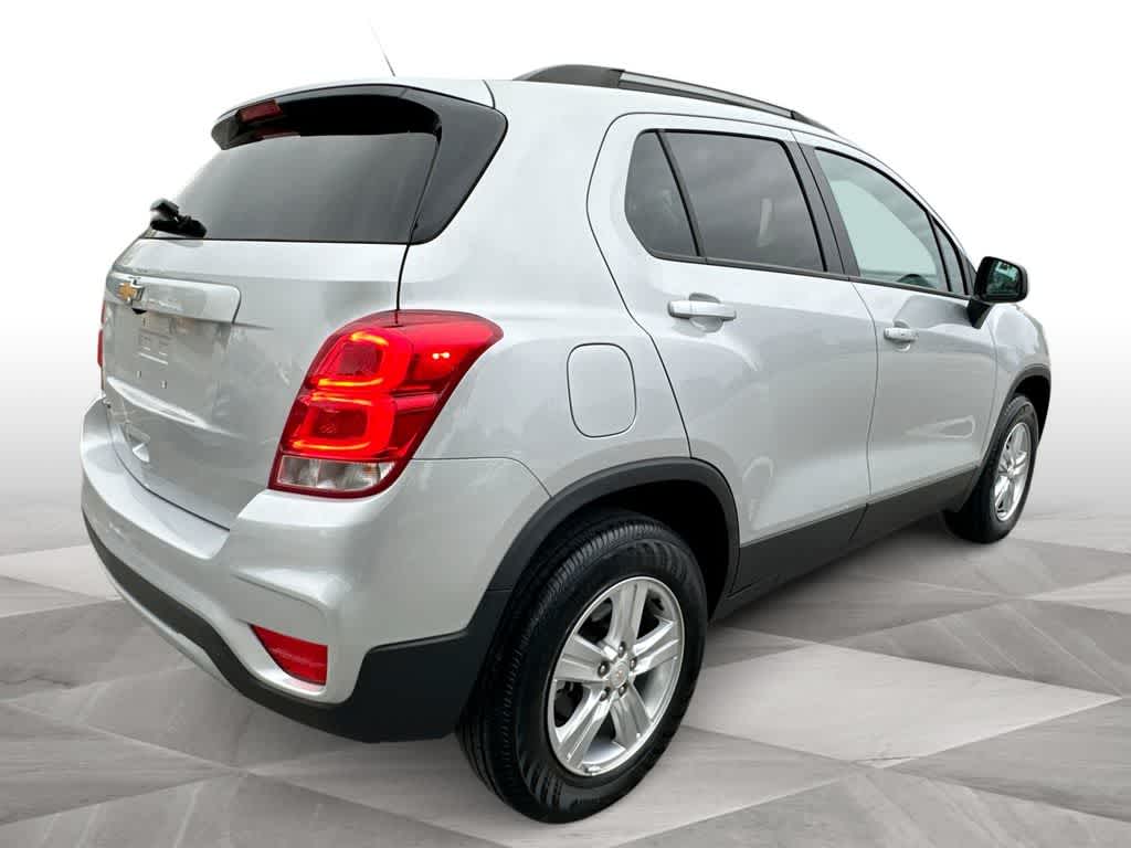 Thumbnail: 2022 Chevrolet Trax - 8