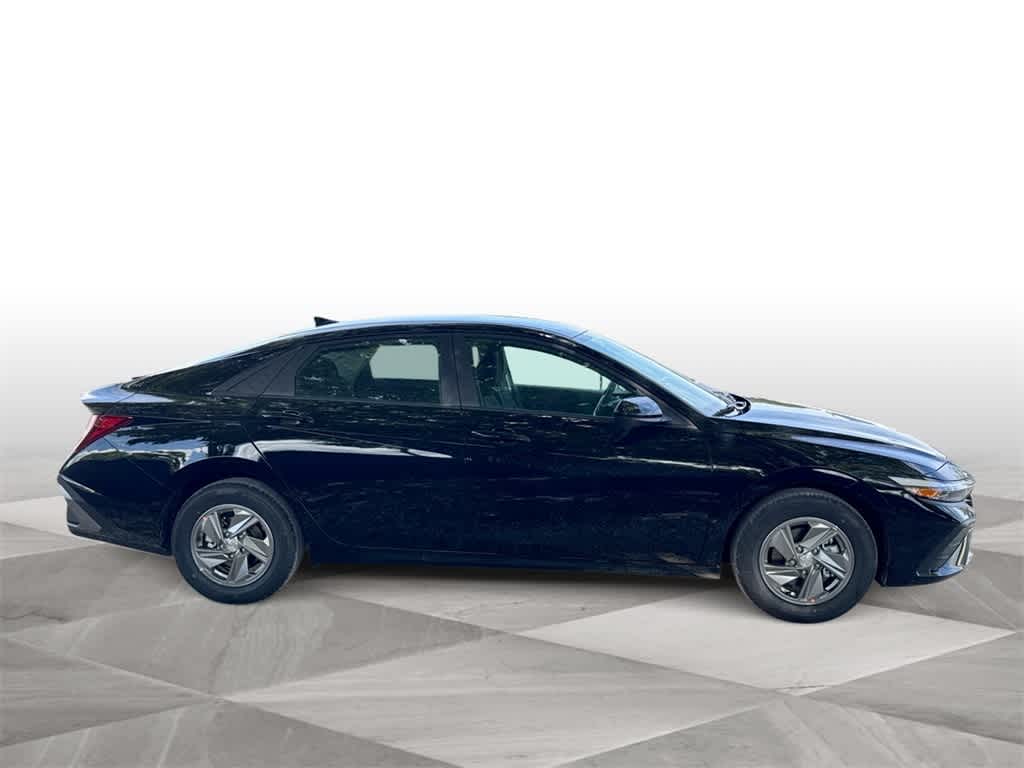 Thumbnail: 2025 Hyundai Elantra - 9