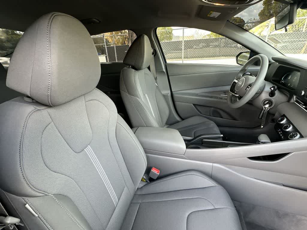 Thumbnail: 2025 Hyundai Elantra - 27