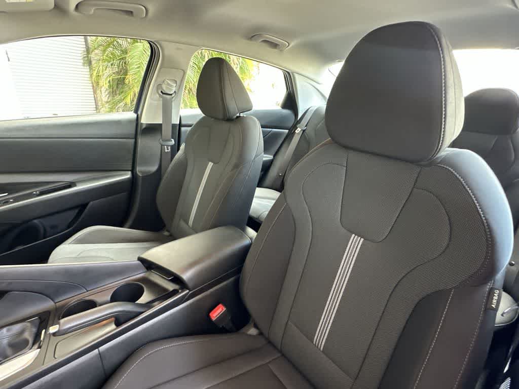 Thumbnail: 2025 Hyundai Elantra - 14