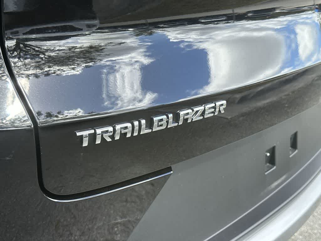 Thumbnail: 2025 Chevrolet TrailBlazer - 10