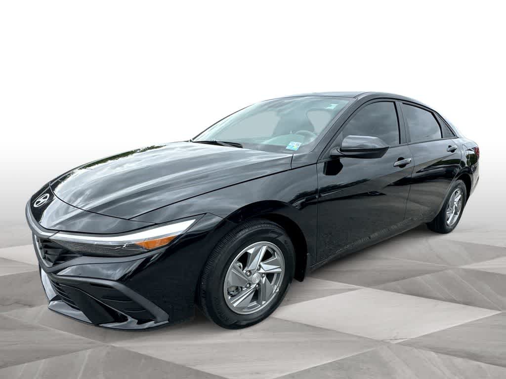 Thumbnail: 2024 Hyundai Elantra - 4