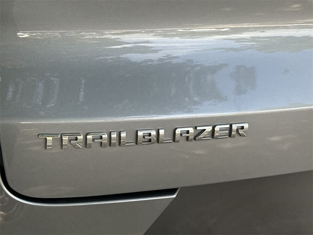 Thumbnail: 2023 Chevrolet TrailBlazer - 10