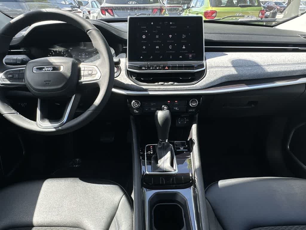 Thumbnail: 2022 Jeep Compass - 24