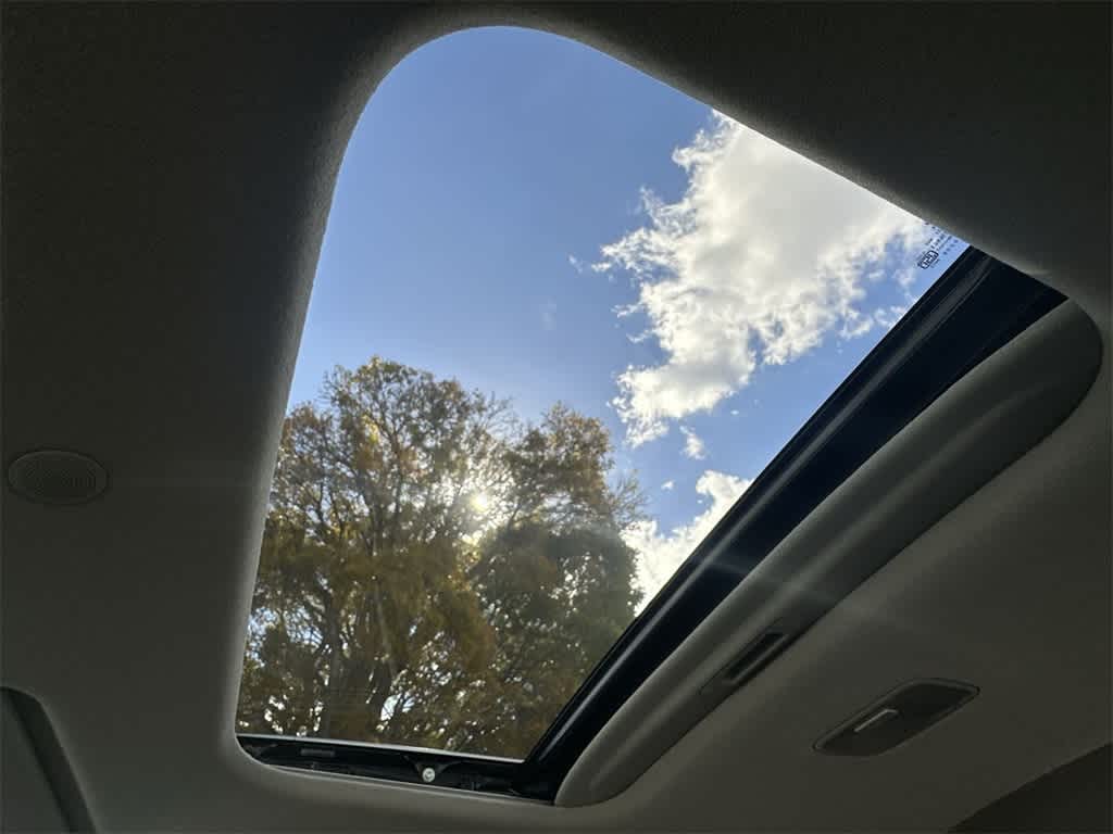 Thumbnail: 2023 Hyundai Venue - 17