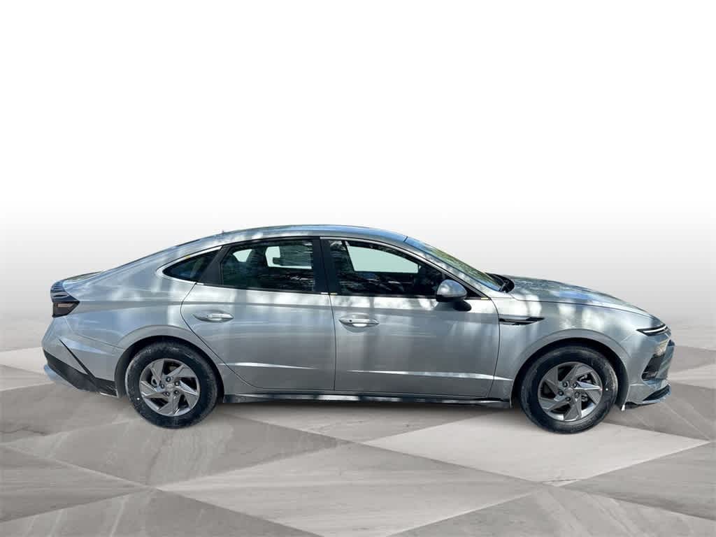 2025 Hyundai Sonata SE 9