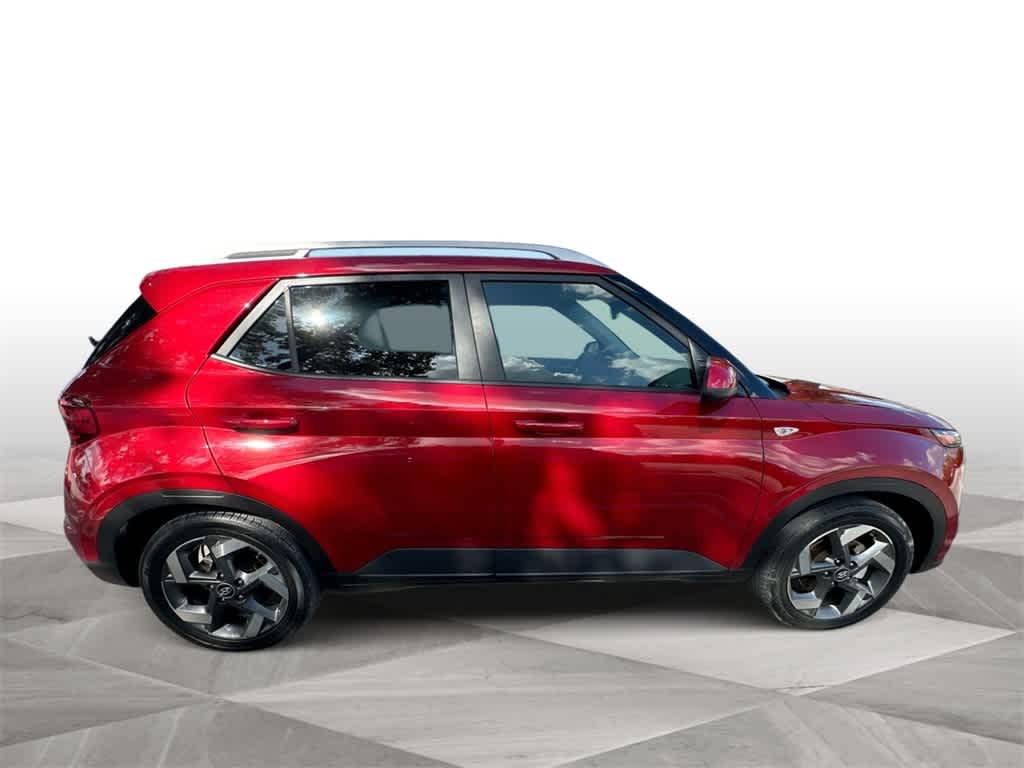 Thumbnail: 2023 Hyundai Venue - 9