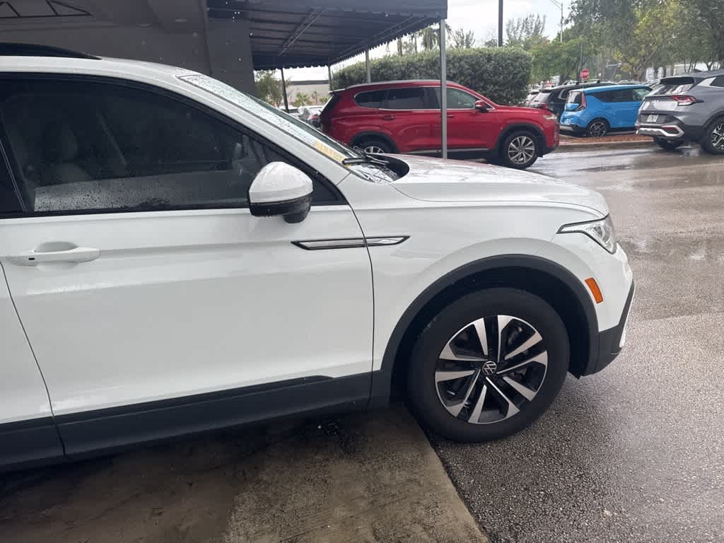 Thumbnail: 2023 Volkswagen Tiguan - 16