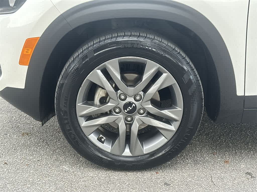 Thumbnail: 2023 Kia Seltos - 11