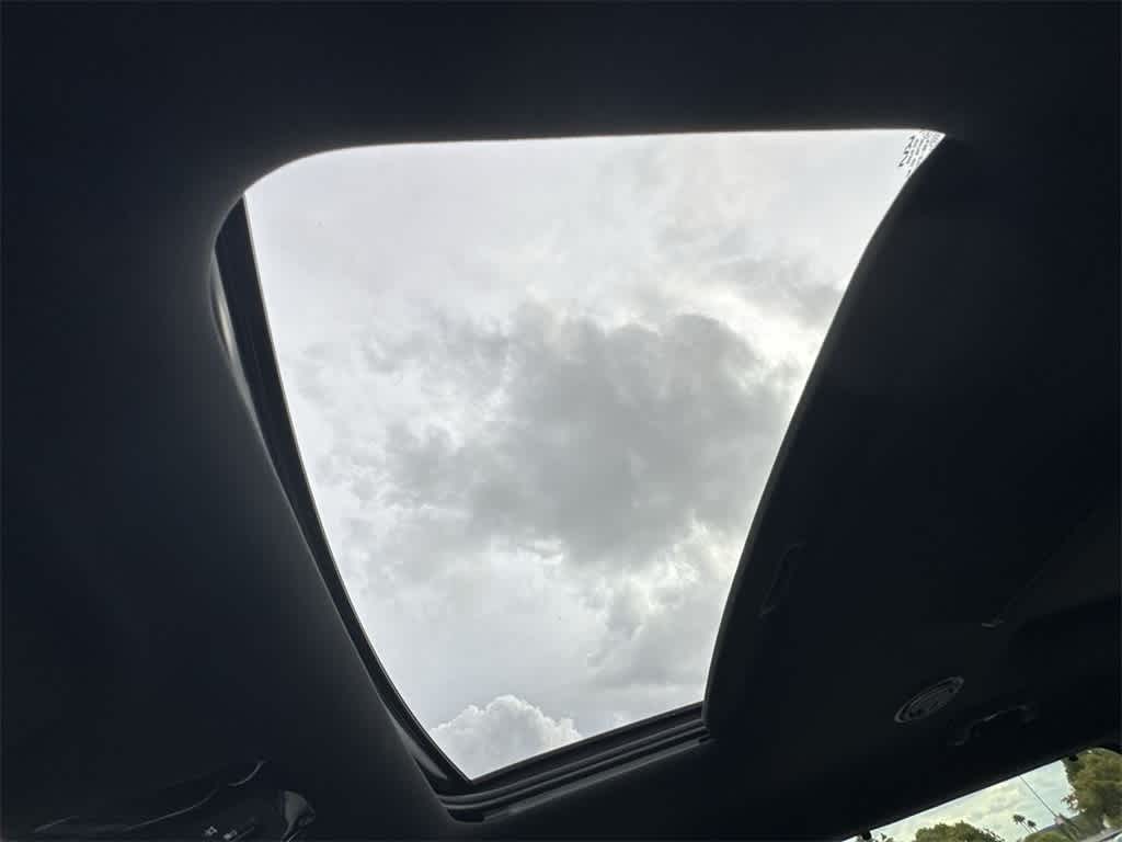 Thumbnail: 2025 Kia EV9 - 17