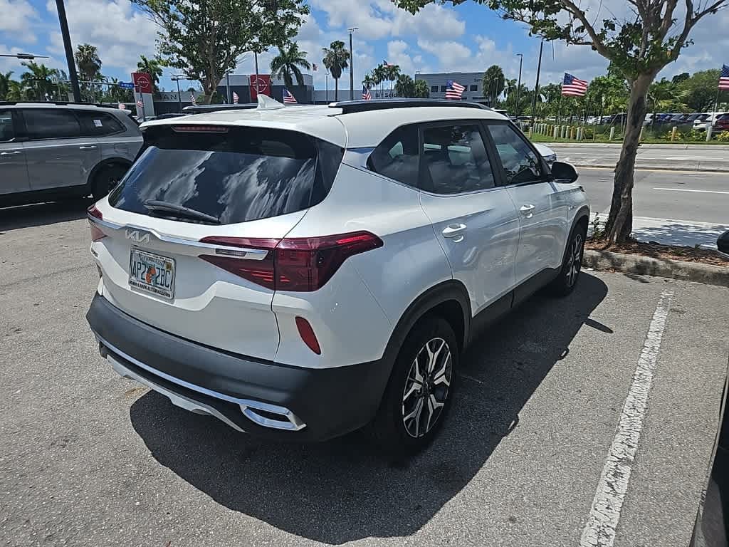 2023 Kia Seltos EX 11