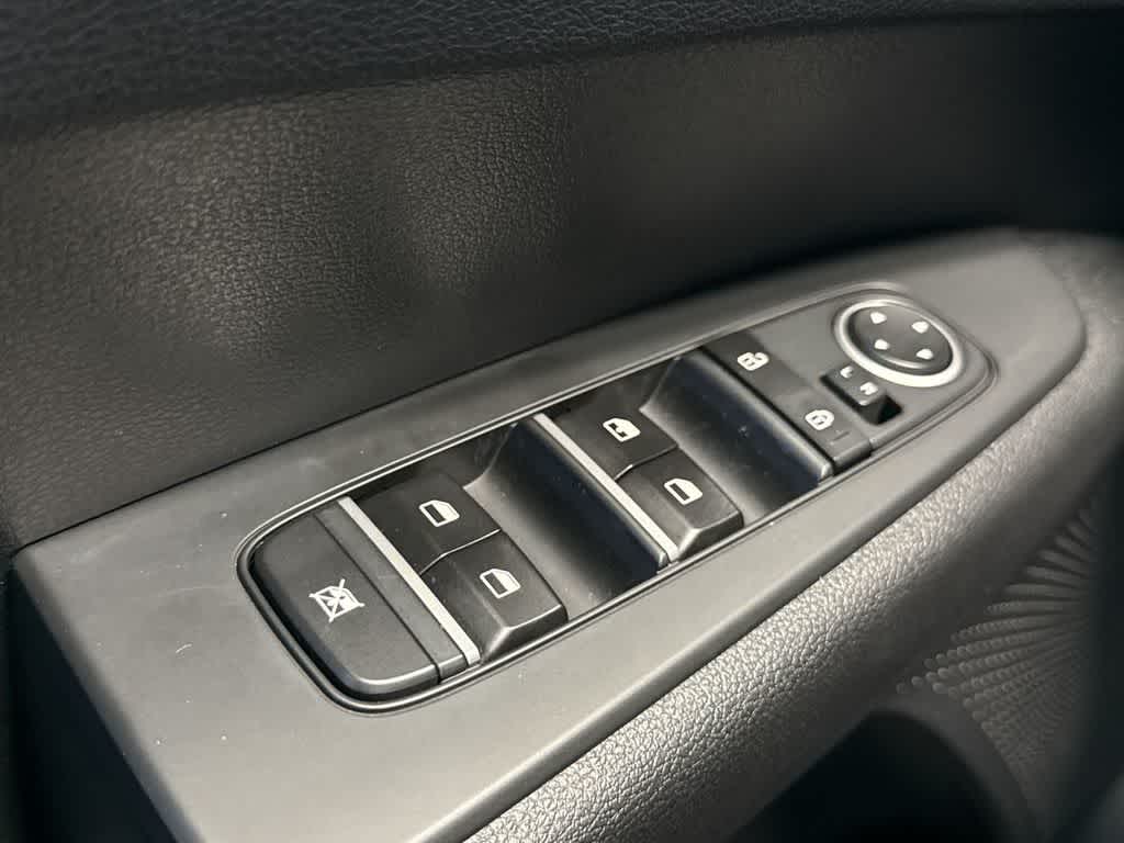 Thumbnail: 2024 Kia Forte - 17