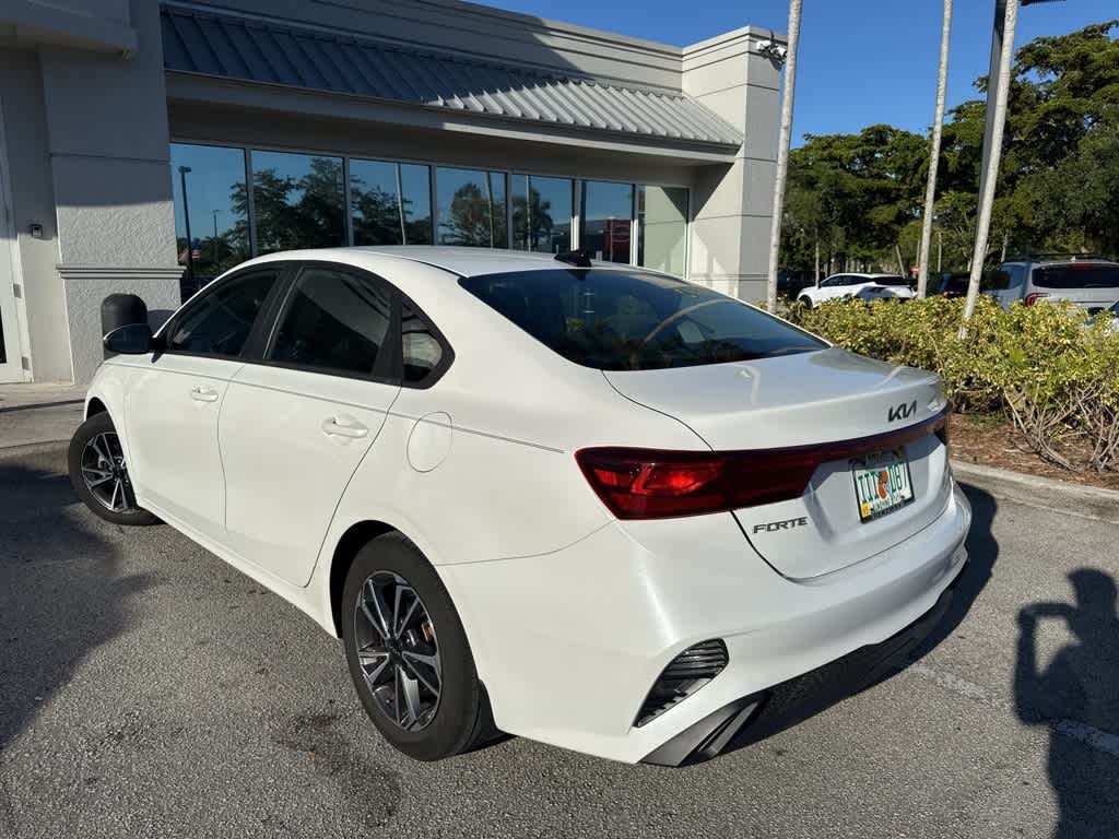 Thumbnail: 2023 Kia Forte - 4