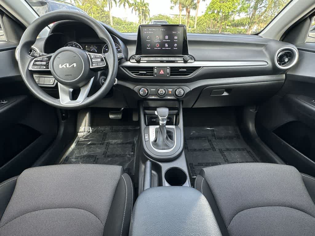 Thumbnail: 2023 Kia Forte - 24