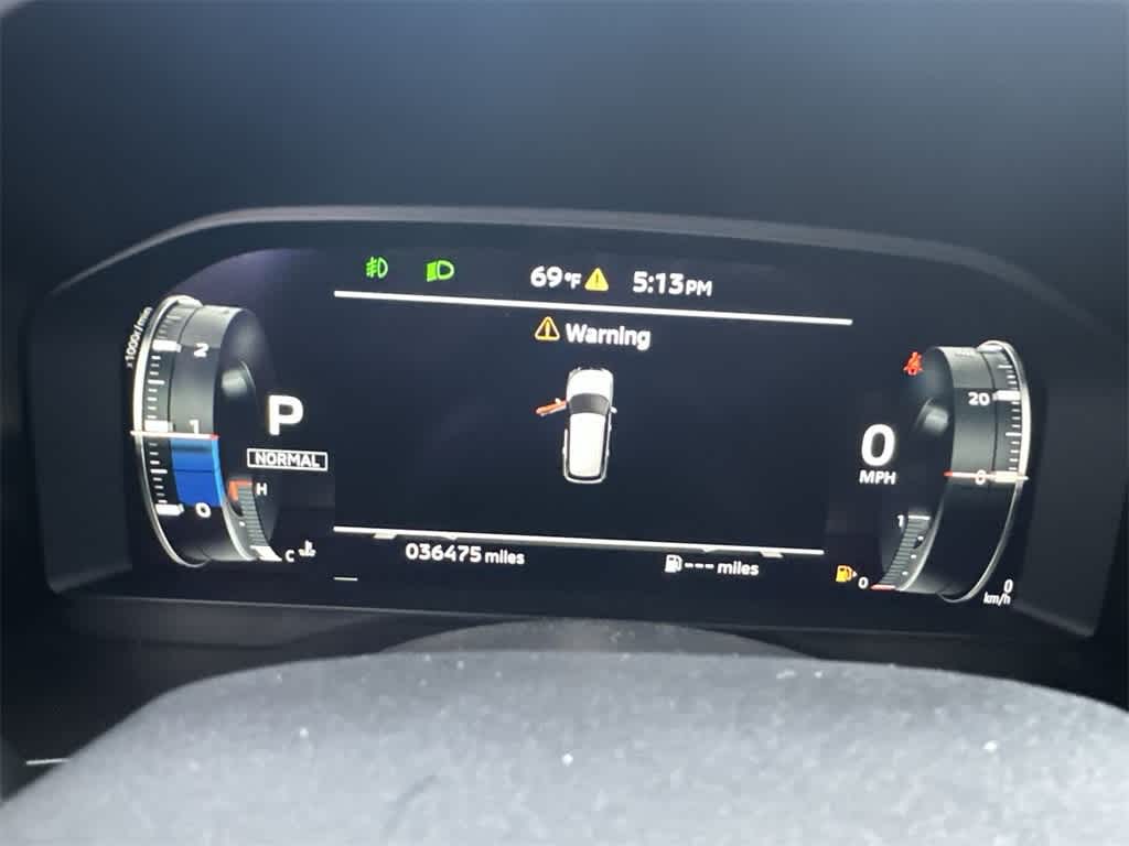 Thumbnail: 2023 Mitsubishi Outlander - 16