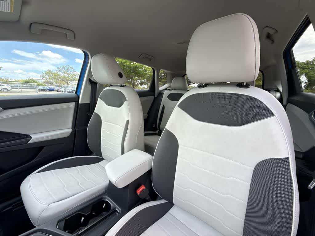 Thumbnail: 2025 Volkswagen Taos - 14