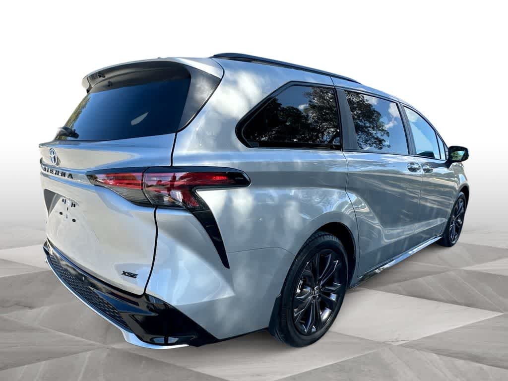 Thumbnail: 2025 Toyota Sienna - 8