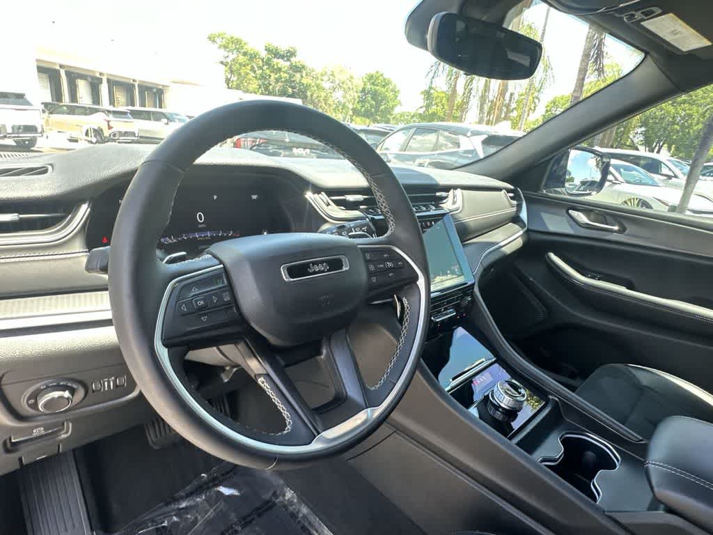 Thumbnail: 2024 Jeep Grand Cherokee L - 19