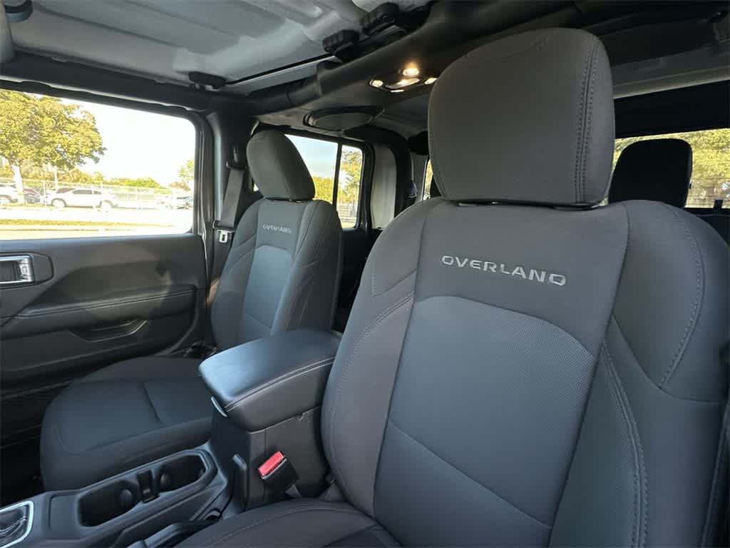 Thumbnail: 2023 Jeep Gladiator - 14